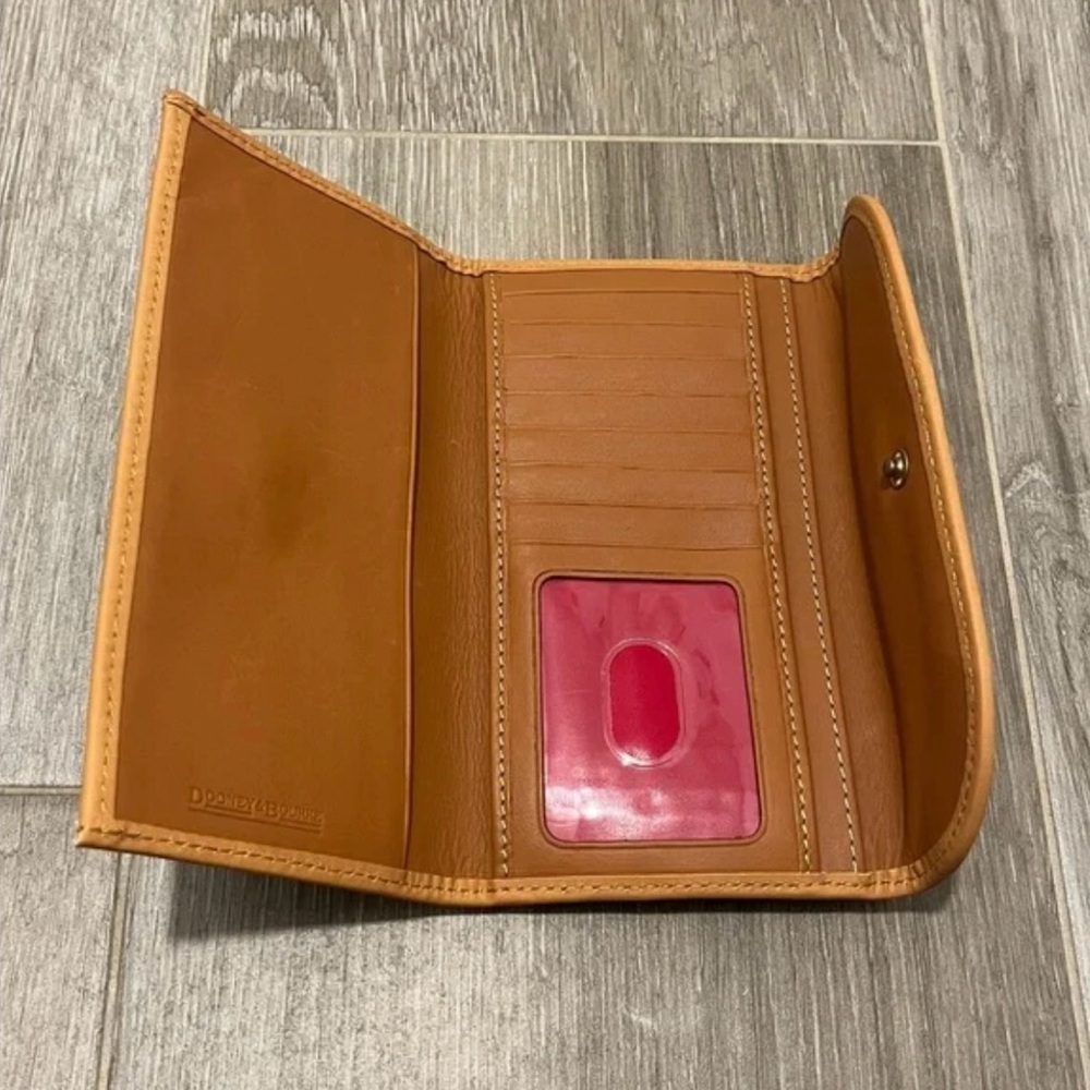Dooney & Bourke 1975 Signature Vanessa Satchel with matching Wallet - Picture 13 of 14